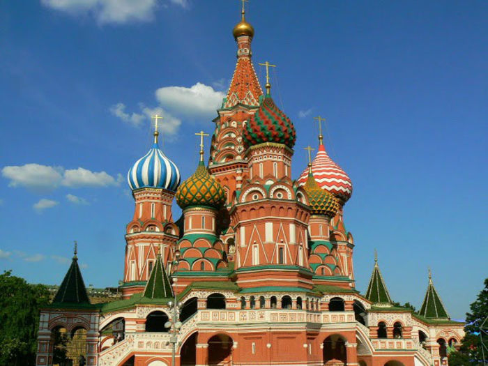 Biserica  Sf Vasile - Y-CALATORIND PRIN EUROPA