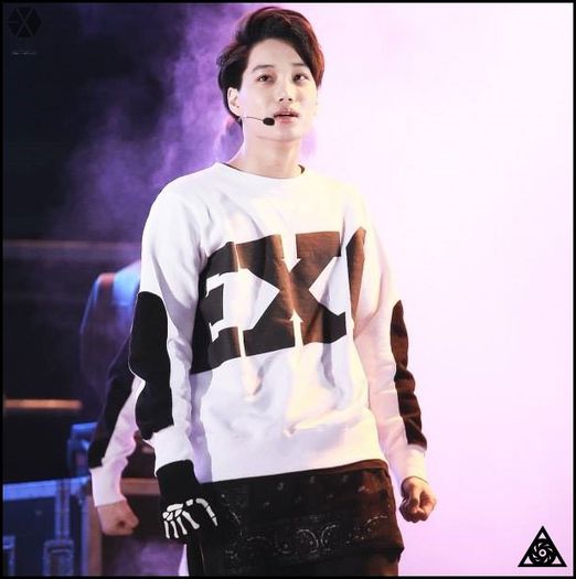 [K] ..[intra cu Yoona si Lu].. Bunaa. :3 Hyee. >:D< ..[hug].. Dragostea mea. :3