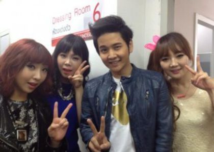 minzyy thailand - 2NE1 11