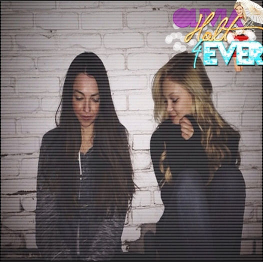 ♥ ¦ → 　　 　　 votezioanasiaibackx7