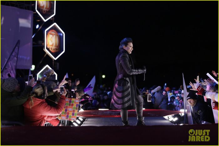 demi-lovato-performs-for-et-canada-on-new-years-eve-2014-03