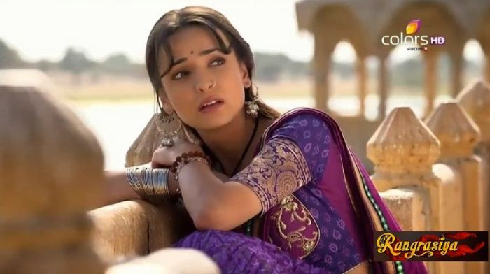 Sanaya in Rangrasiya (2)