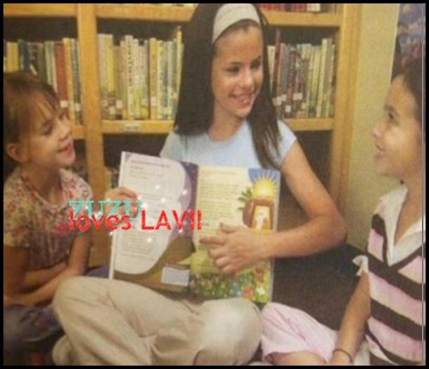  - x - SG - Selena em livro religioso