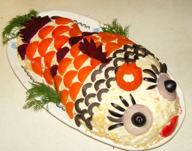 salata Fish - Idei de aranjare a platourilor pentru mese festive