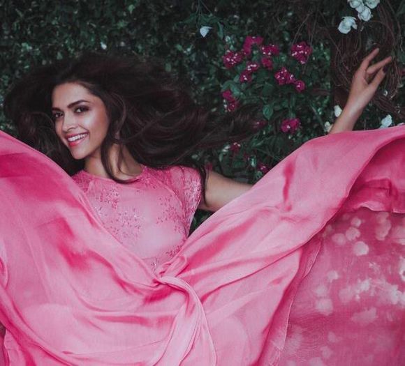 BfjzrUrCUAAi7Xf - Poze cu Deepika Padukone pe care le ador