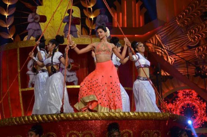 Deepika-Padukone-Performance-11