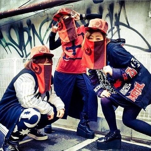 CL and Minzy - 2NE1 11