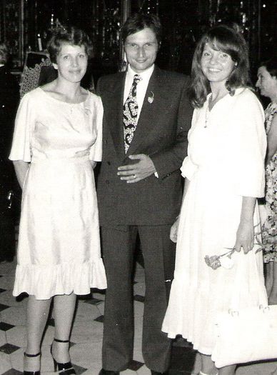 Intre sotie si Doina Meiu, Bucuresti 1979; In biserica, la nunta colegului si prietenului Mihai Predeteanu
