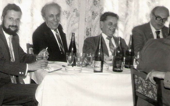 Cu profesorii comisiei, CUI 1985; Ioan Ibanescu, Radu Z. Tudose, conducatorul stiintific (Iasi) si Zeno Gropsan (Timisoara), Casa Universitarilor Iasi, 10 mai 1985
