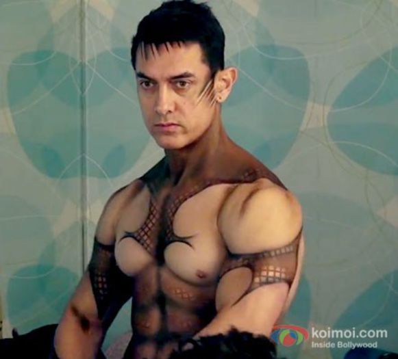 Aamir-Khan-Applying-Body-Art-Dhoom-3