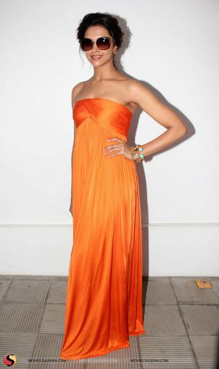 deepika-padukone-unveils-people-magazine-special-issue-stills019 - Deepika dresses