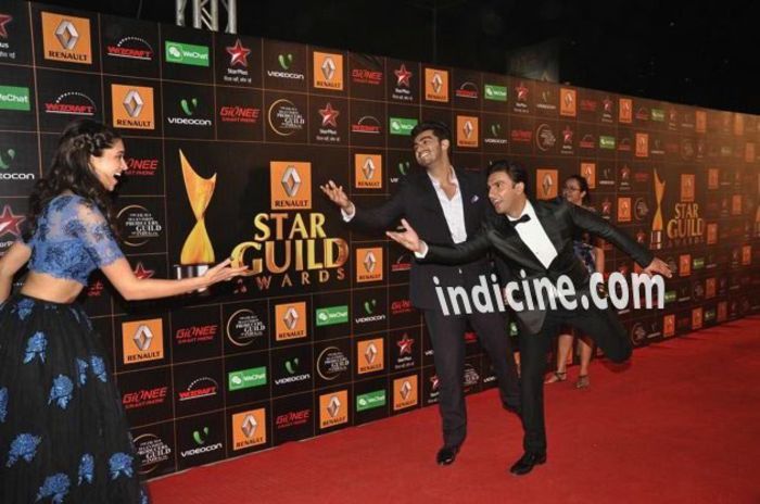 Deepika-Padukone-Guild-Awards-6 - Deepika si prietenii ei