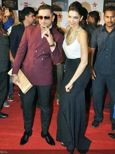 Deepika-Padukone-poses-singer-Yo-Yo - Deepika si prietenii ei