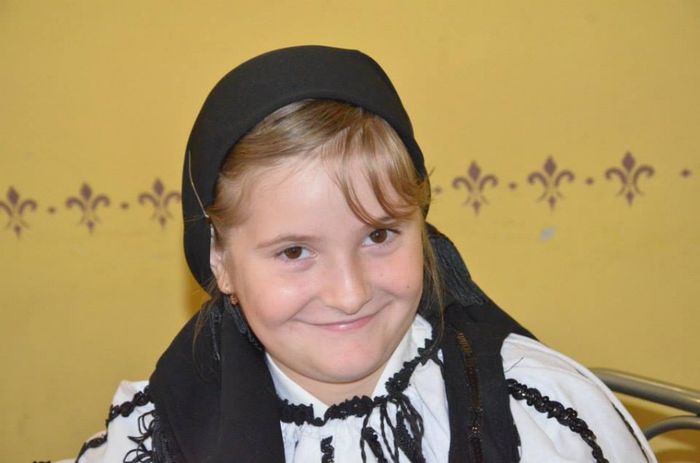  - COSTUMUL POPULAR ROMANESC DIN DIFERITE ZONE