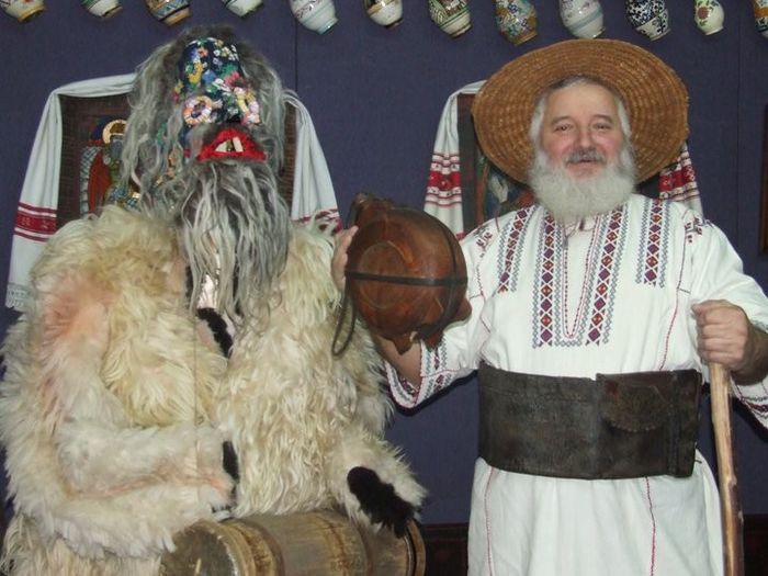  - COSTUMUL POPULAR ROMANESC DIN DIFERITE ZONE