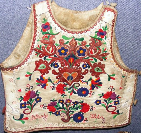 CHEPTERUL INFLORAT BARBATESC. - COSTUMUL POPULAR ROMANESC DIN DIFERITE ZONE