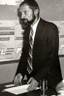 Cristian Zainescu, presedinte al PNL Iasi - 1990