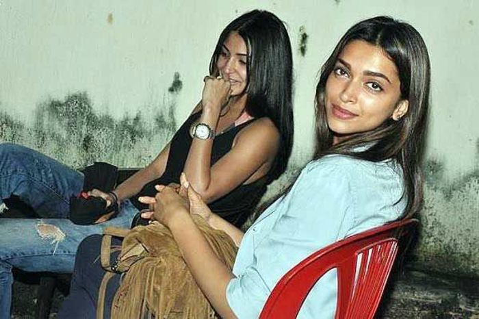with-anushka-deepika-padukone-34449232-600-400