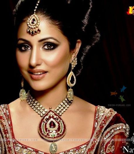 HINA KHAN - ACTRITELE INDIENCE PREFERATELE MELE