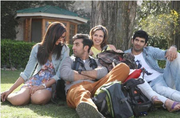 ranbir-and-deepika-cool-enjoying-look-still-yeh-jawaani-hai-deewani-movie
