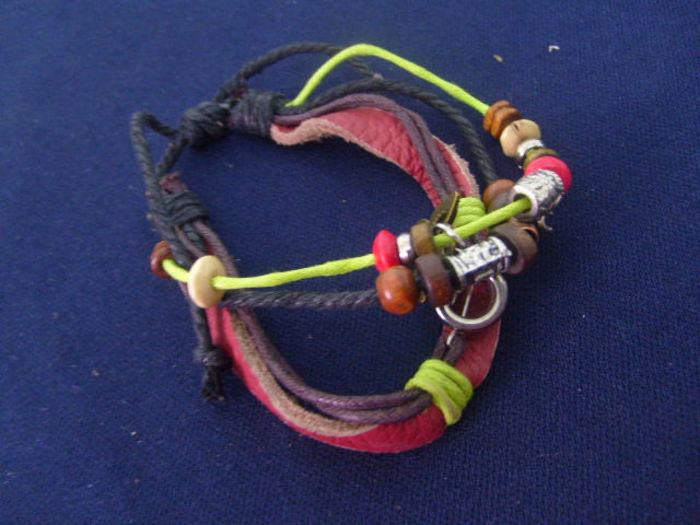 S7000964; Bratari handmade
Pret 5 lei
