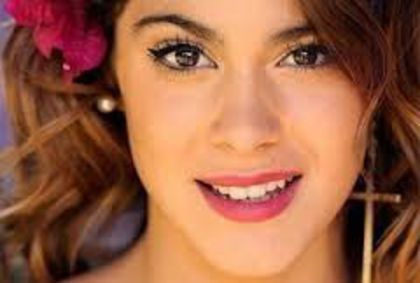 31 - ALEGE-TI O POZA LIBERA CU MARTINA STOESSEL