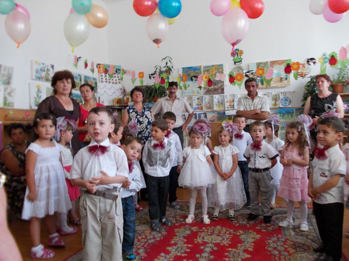 IOAN-CASIAN LA GRĂDINIȚĂ -3 ANI -vara lui 2013