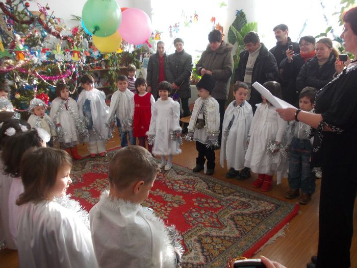 IOAN-CASIAN -4 ANI -serbarea de Crăciun  2013