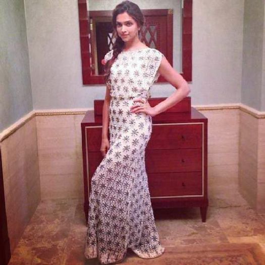 b370c079-f79f-4e78-839f-04271be18954_original_image_500_500 - Deepika dresses