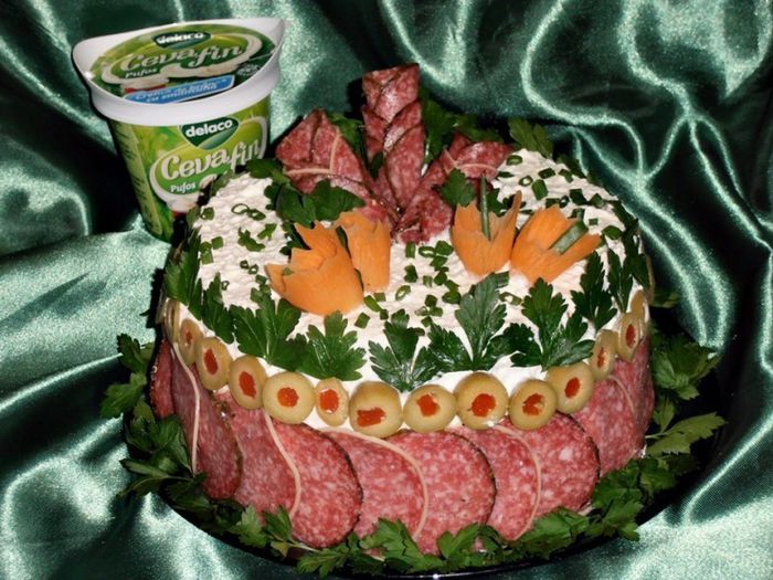 tort-aperitiv cu verdeturi si ardei