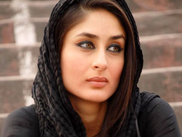 KAREENA50