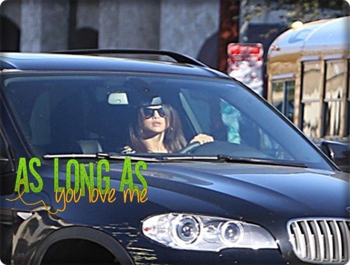  - x - SG - 13-02-2014 - Saindo de uma reuniao LA - selenamariegomez