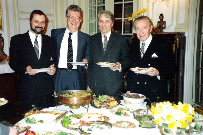 Zainescu, Bertouille, taranistii Ion Diaconescu si Gabriel Tepelea; La Ambasada Belgiei din Bucuresti, b-dul Dacia 32, aprilie 1991
