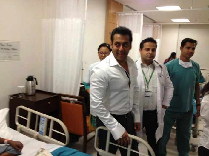 H6 - Salman Khan at Fortis Hospital New Delhi