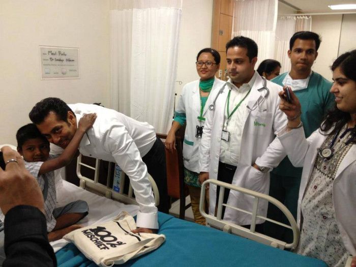 H7 - Salman Khan at Fortis Hospital New Delhi