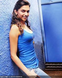 Deepika-Padukone-at-press-conference-of-movie-Love-Aaj-Kal[1]