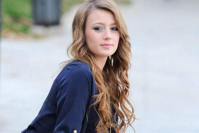 16 - Gizem Karaca