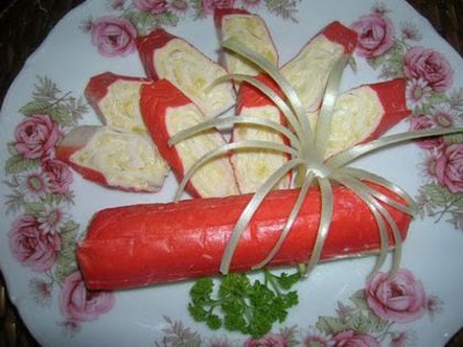 gustare festiva din cascaval cu surimi