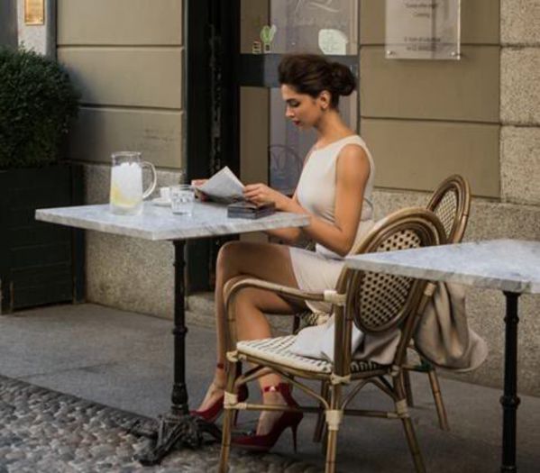 deepika-padukone-fashionable-nice-look-fashion-designer-van-heusen-limited-edition-2013[1]