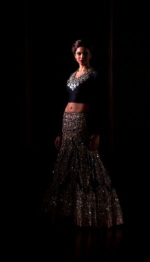 india_fashion_212055684