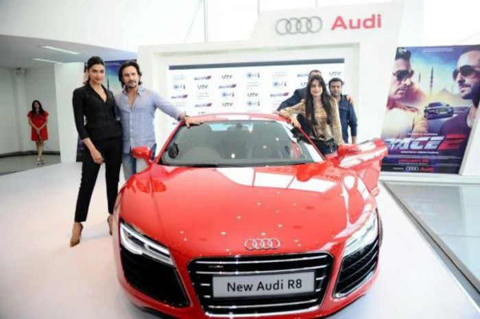 423975_569101119786729_1332428072_n