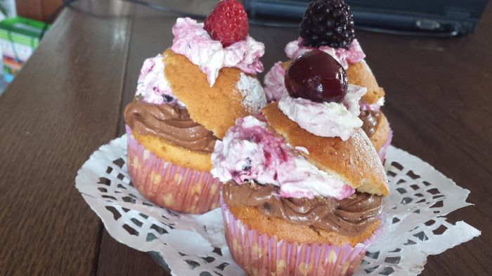 20140216_135831 - Cupcakes Muffins sau Briose
