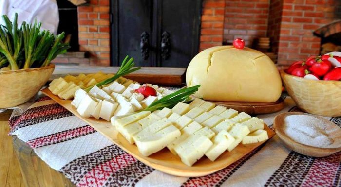 1606219_674160335979379_995598812_o - Viata la tara