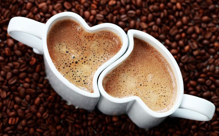 cafea-cu-arome-fine-1680x1050 - VA INVIT LA O CAFELUTZA-BETZI CU MINE O CAFEA-VRETZI