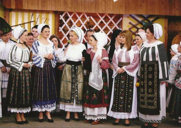  - COSTUMUL POPULAR ROMANESC DIN DIFERITE ZONE