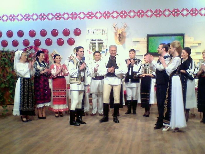  - COSTUMUL POPULAR ROMANESC DIN DIFERITE ZONE