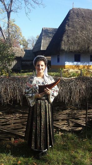  - COSTUMUL POPULAR ROMANESC DIN DIFERITE ZONE