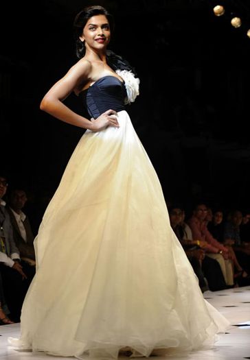 Deepika-Padukone-Fancy-Dress-Like-Frock-Style