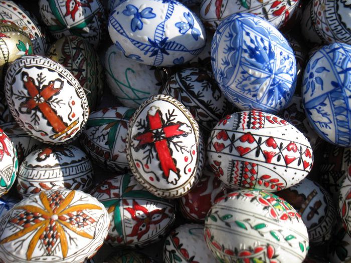 stefan-csukat-oua-incondeiate-cu-ceara-de-albine