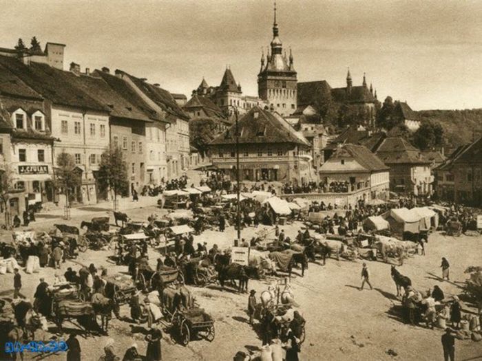 piata din Sighisoara - Romania veche